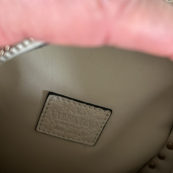 Good condition 100% authentic Valentino Garavani Backpack - Picture 8 of 11